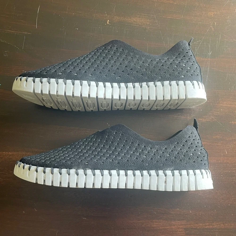 Ilse Jacobsen Tulip 139 Black Perforated Slip On Sneakers Women 39 EU / 8.5 US‎